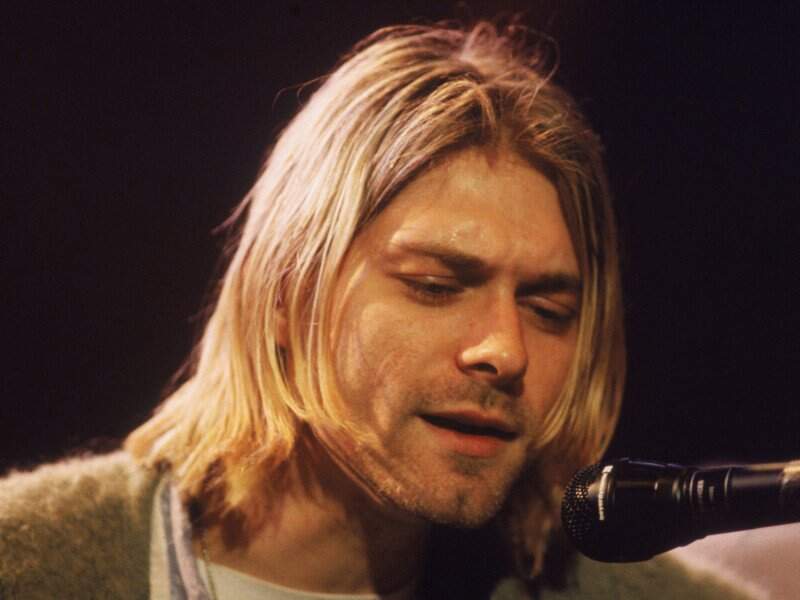 Kurt Cobain, vocalista do Nirvana, suicidou-se em 1994