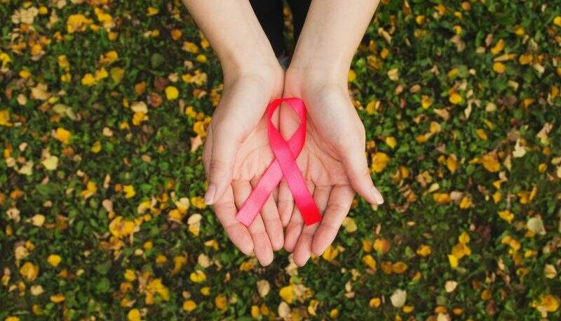 Outubro Rosa: precisamos falar sobre câncer de mama e saúde mental